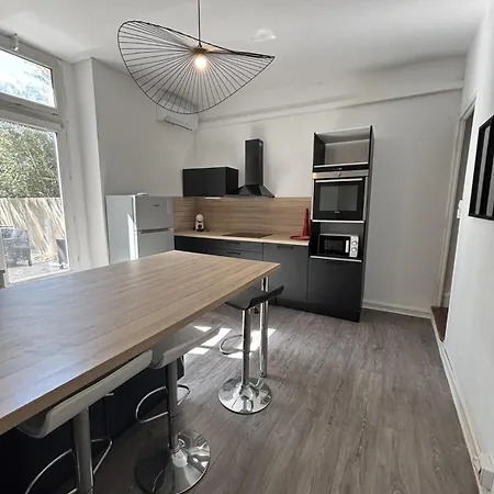 Carnot Apartment